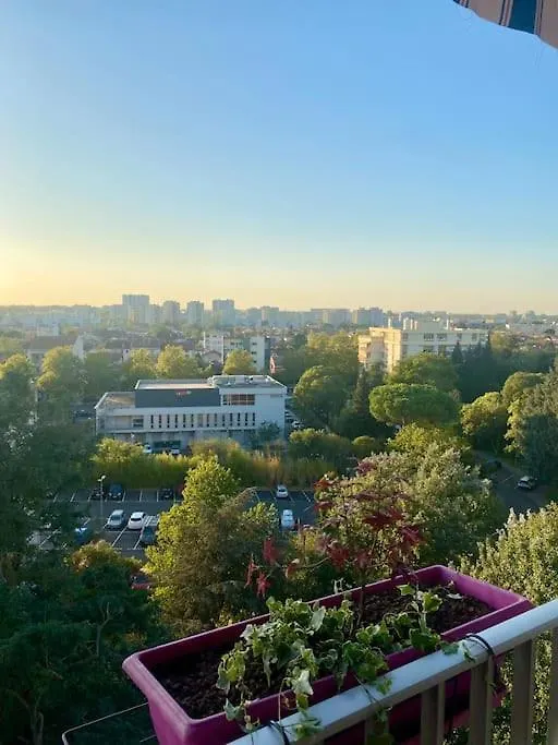 Croix De Pierre, Les Oustalous Apartman Toulouse