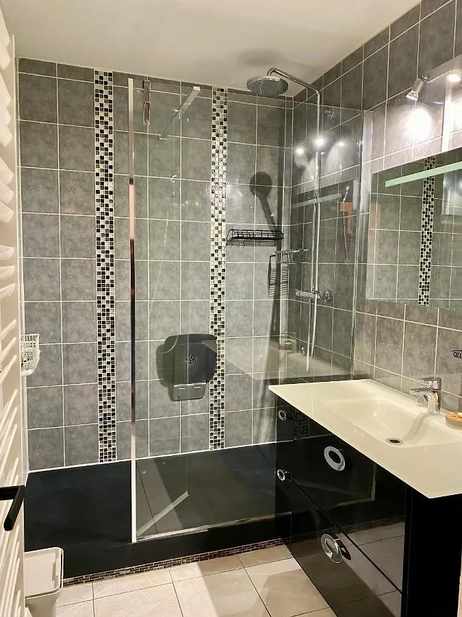 Croix De Pierre, Les Oustalous Apartman Toulouse Franciaország